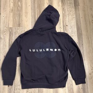 BRAND NEW LULULEMON MEN’s graphite hoodie.